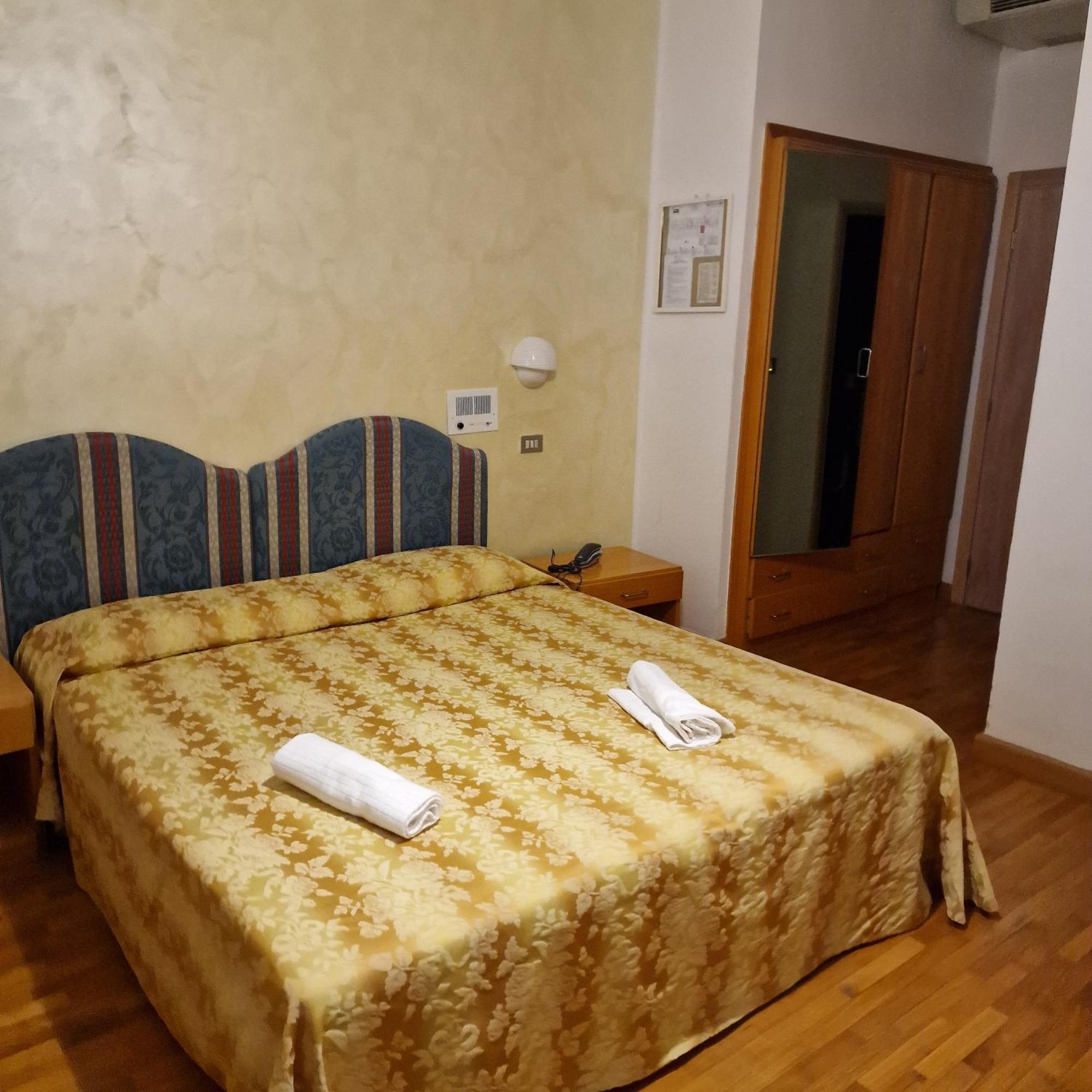 Hotel Astra-Chianciano Terme Extérieur photo